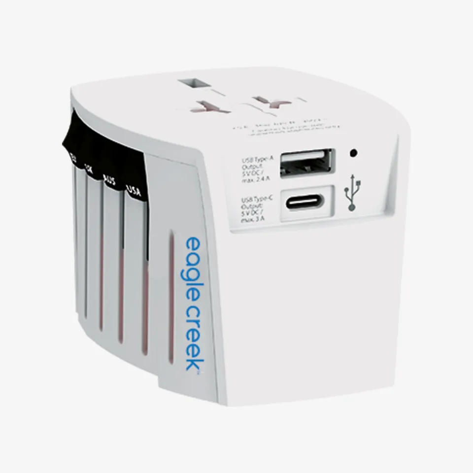 eagle-creek-global-travel-adapter-usb-30w-chargeur-universel-compact-triple-port image 1