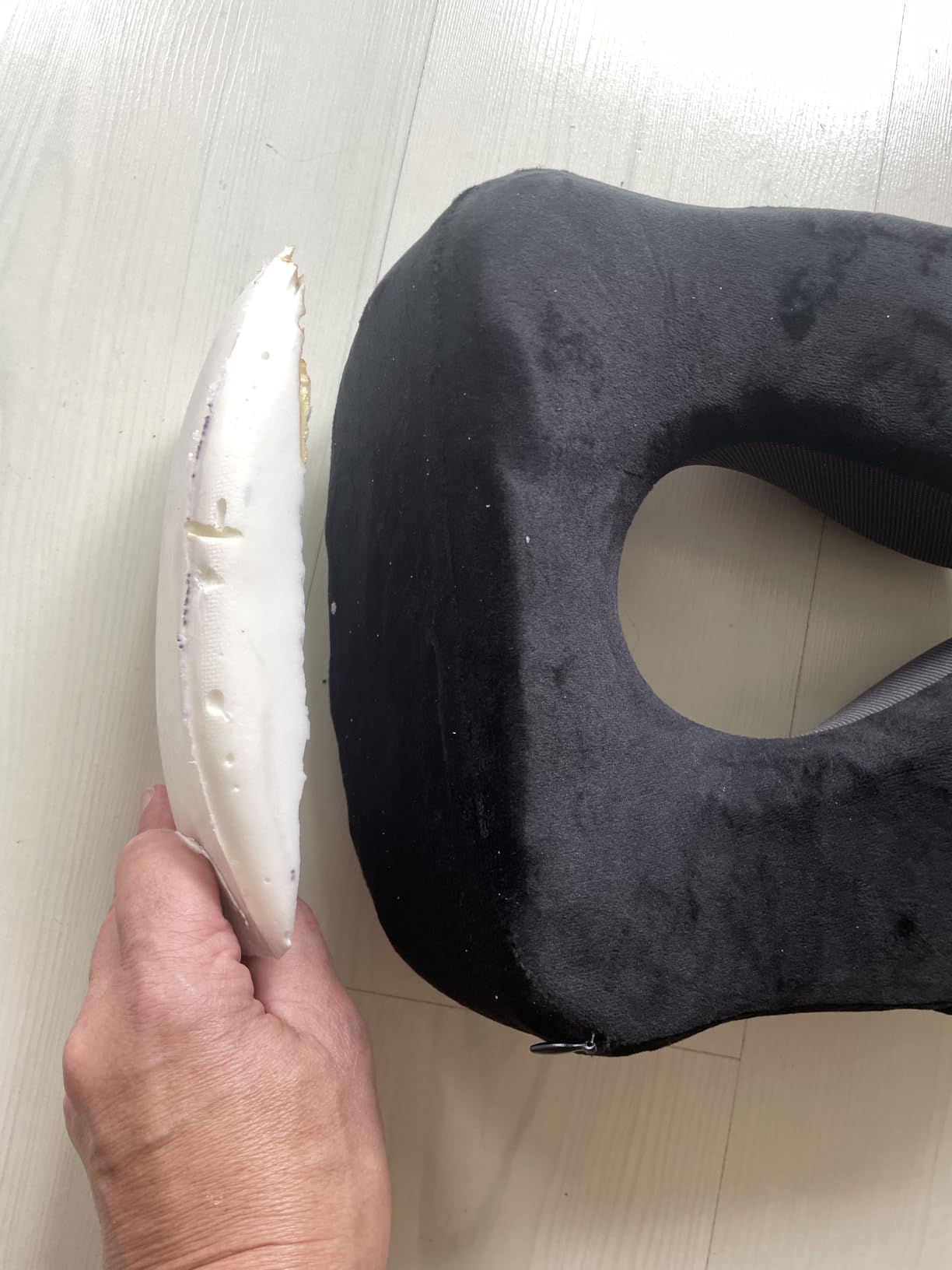 Bon coussin, mais un peu ferme